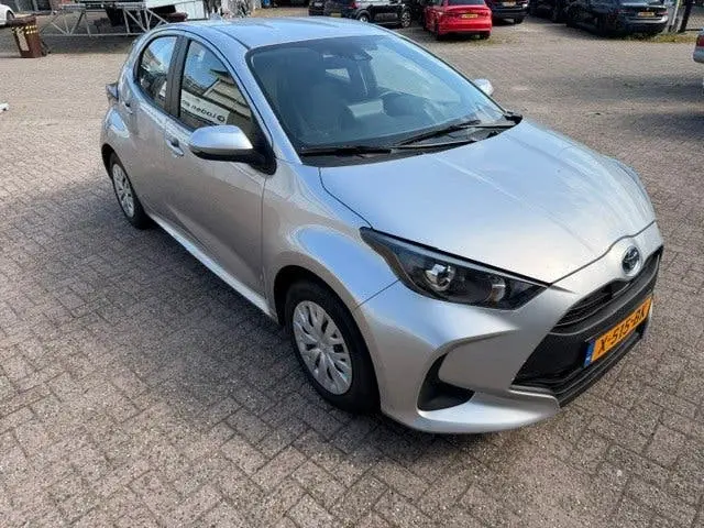 Toyota Yaris 1.5 Hybrid Active uit 2023, foto 5