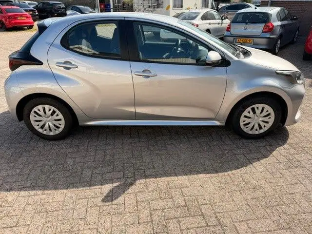 Toyota Yaris 1.5 Hybrid Active uit 2023, foto 6