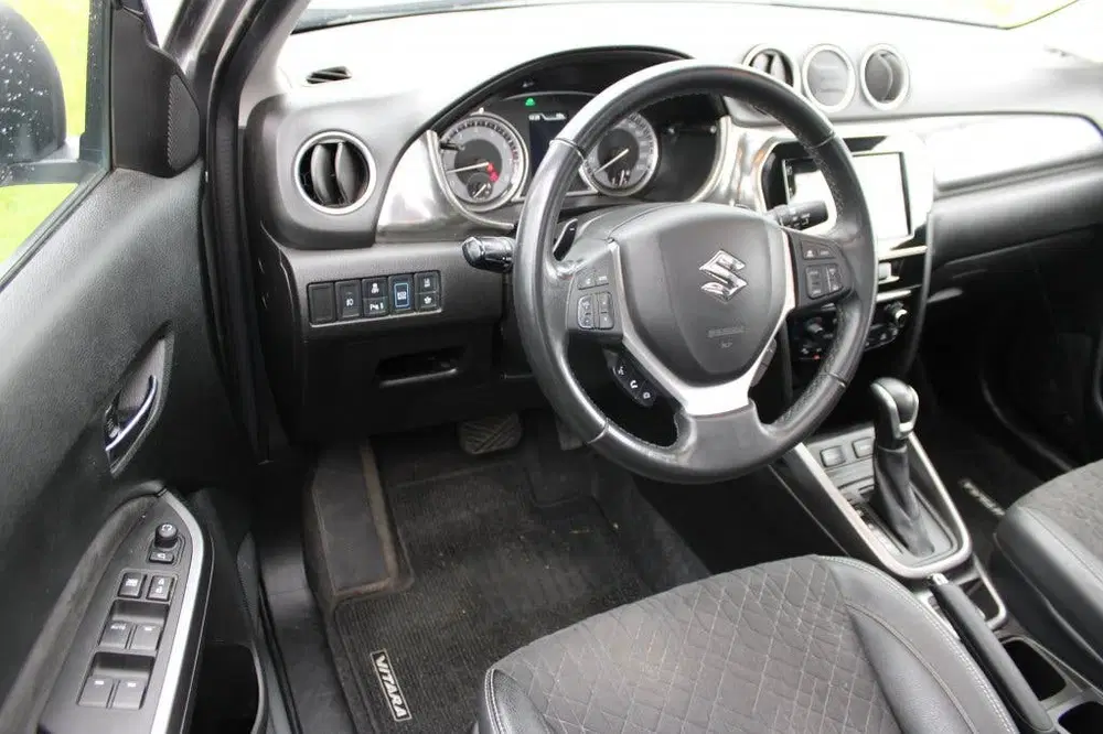 Suzuki Vitara 1.5 Hybrid Style Automaat uit 2022, foto 2