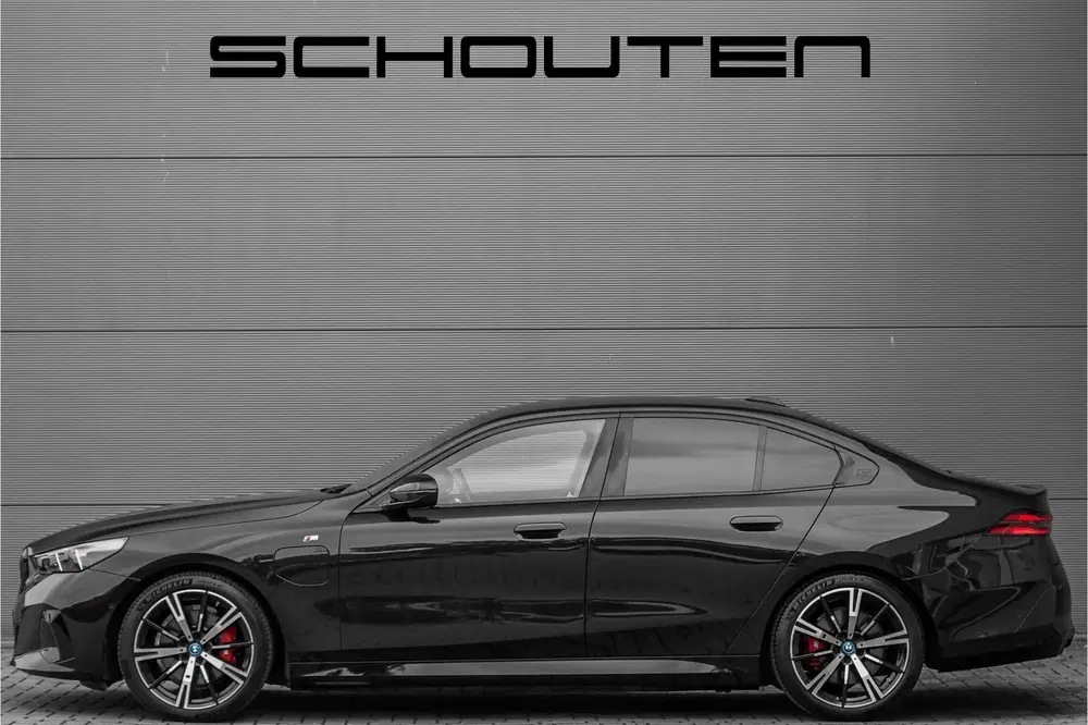 BMW 5-serie 5 Serie 530e M-Sport Pro Pano Iconic Glow uit 2024, foto 11