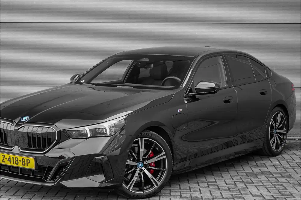 BMW 5-serie 5 Serie 530e M-Sport Pro Pano Iconic Glow uit 2024, foto 18