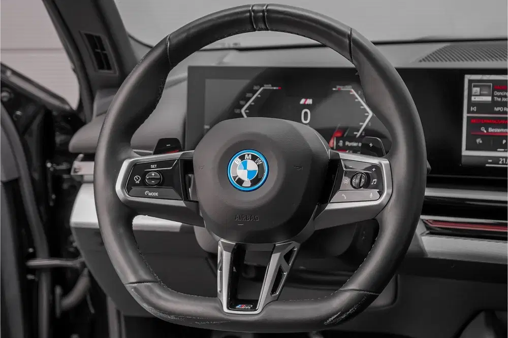 BMW 5-serie 5 Serie 530e M-Sport Pro Pano Iconic Glow uit 2024, foto 20