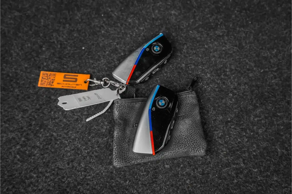 BMW 5-serie 5 Serie 530e M-Sport Pro Pano Iconic Glow uit 2024, foto 9