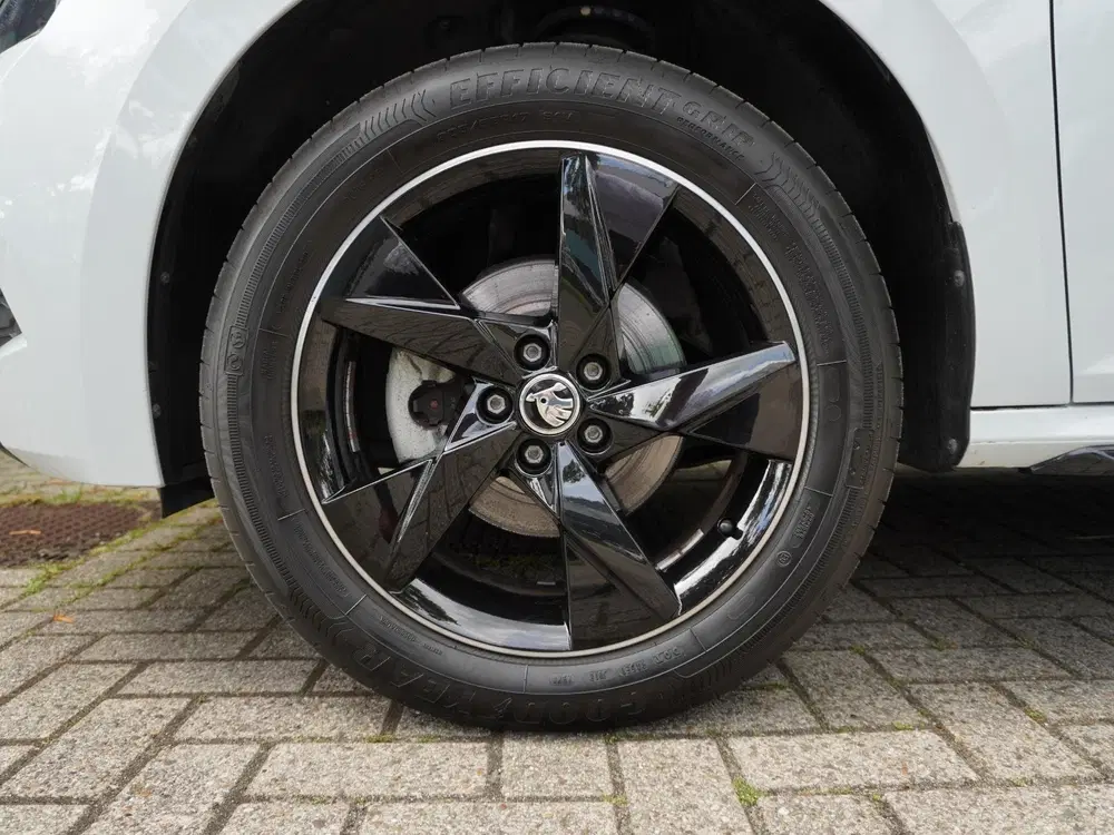 Skoda Kamiq TSI 110 DSG Monte Carlo AUTOMAAT uit 2024, foto 14