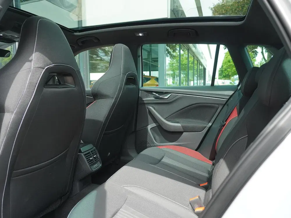 Skoda Kamiq TSI 110 DSG Monte Carlo AUTOMAAT uit 2024, foto 20