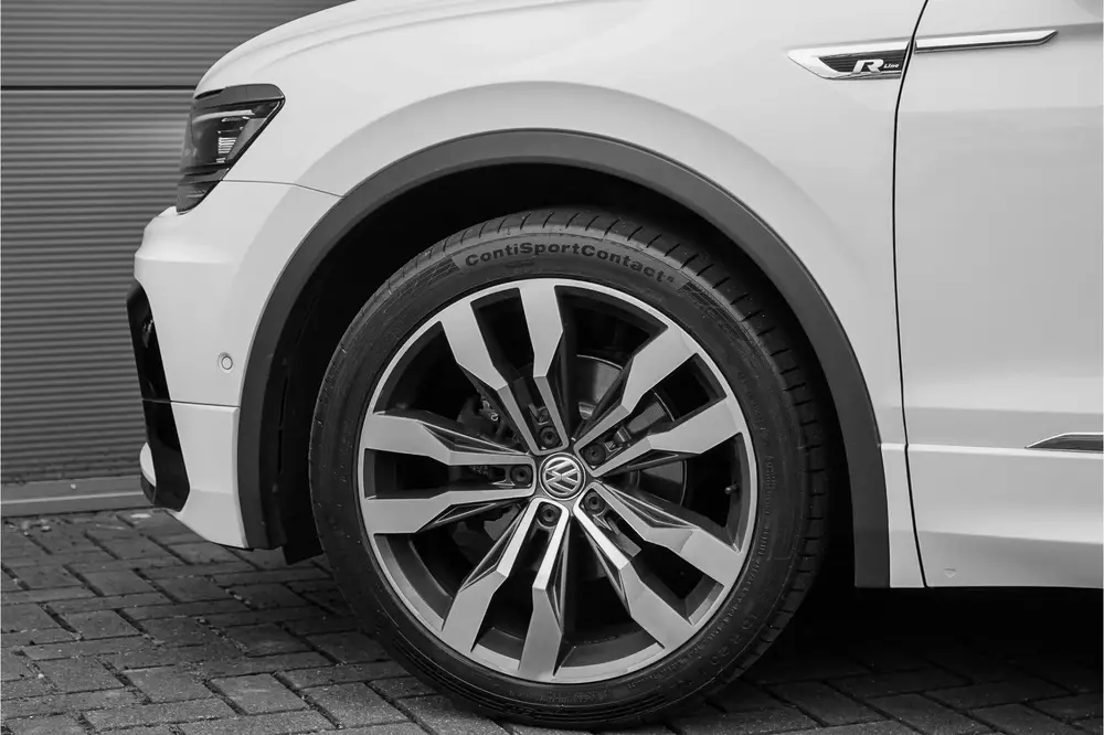Volkswagen Tiguan 1.5 TSI DSG R-Line Pano ACC Camera CarPlay uit 2019, foto 20