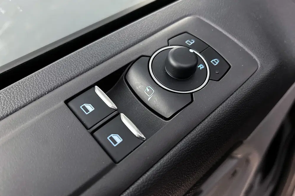 Ford E-Custom 320 L2 Limited uit 2026, foto 16