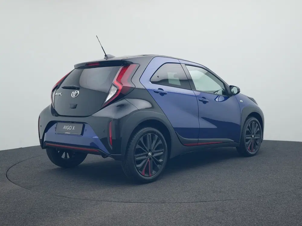 Toyota Aygo X 1.0 VVT-i MT Premium *DEMO* uit 2025, foto 2