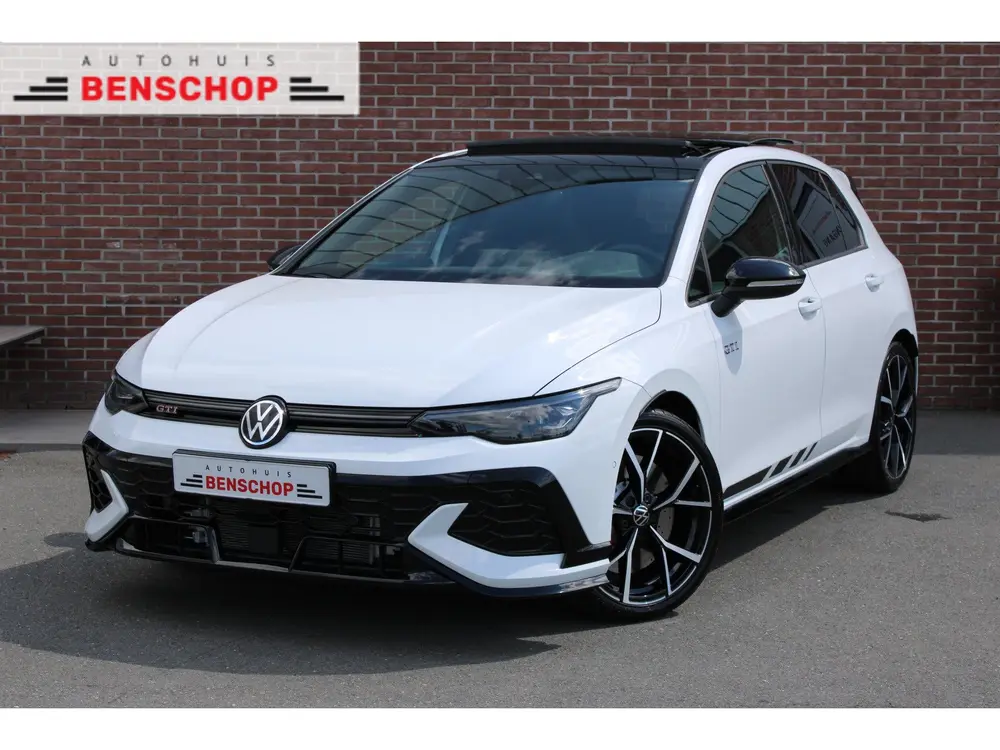 Volkswagen Golf 2.0 TSI 300PK GTI CLUBSPORT |AKRAPOVIC|PANO uit 2025
