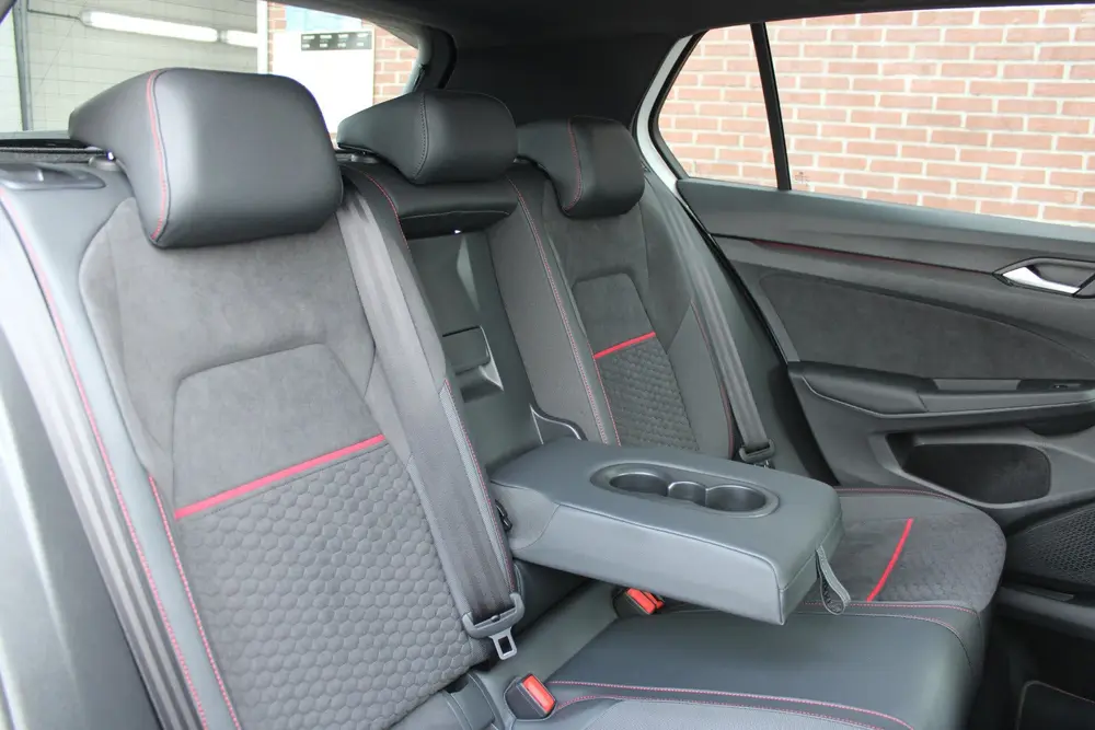 Volkswagen Golf 2.0 TSI 300PK GTI CLUBSPORT |AKRAPOVIC|PANO uit 2025, foto 14
