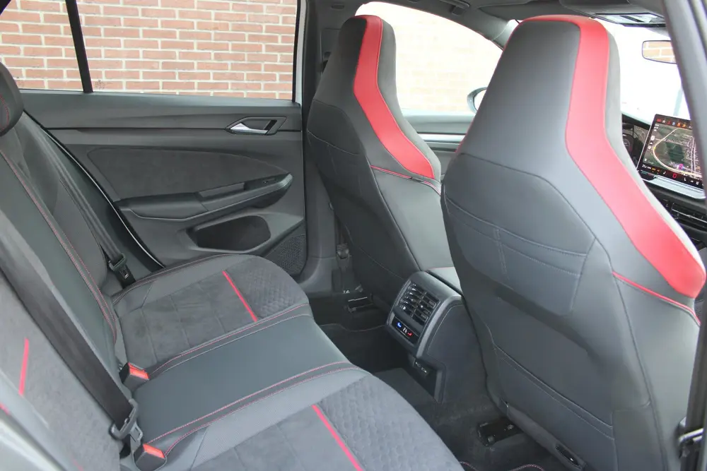 Volkswagen Golf 2.0 TSI 300PK GTI CLUBSPORT |AKRAPOVIC|PANO uit 2025, foto 15