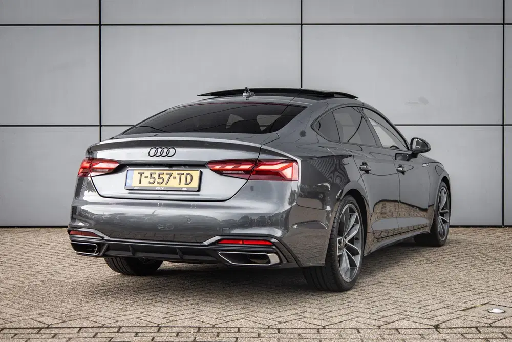 Audi A5 40 TFSI 204pk S Edition Competition uit 2023, foto 2