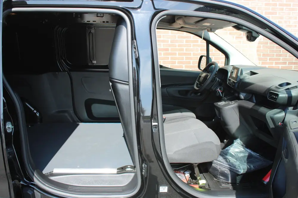 Toyota Proace City Challenger Long 50 kWh 136PK uit 2025, foto 12