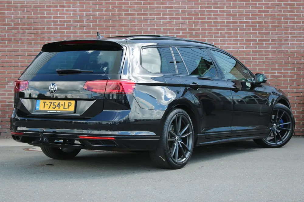 Volkswagen Passat Variant 1.5 TSI 150PK R-Line Business |PAN uit 2023, foto 2