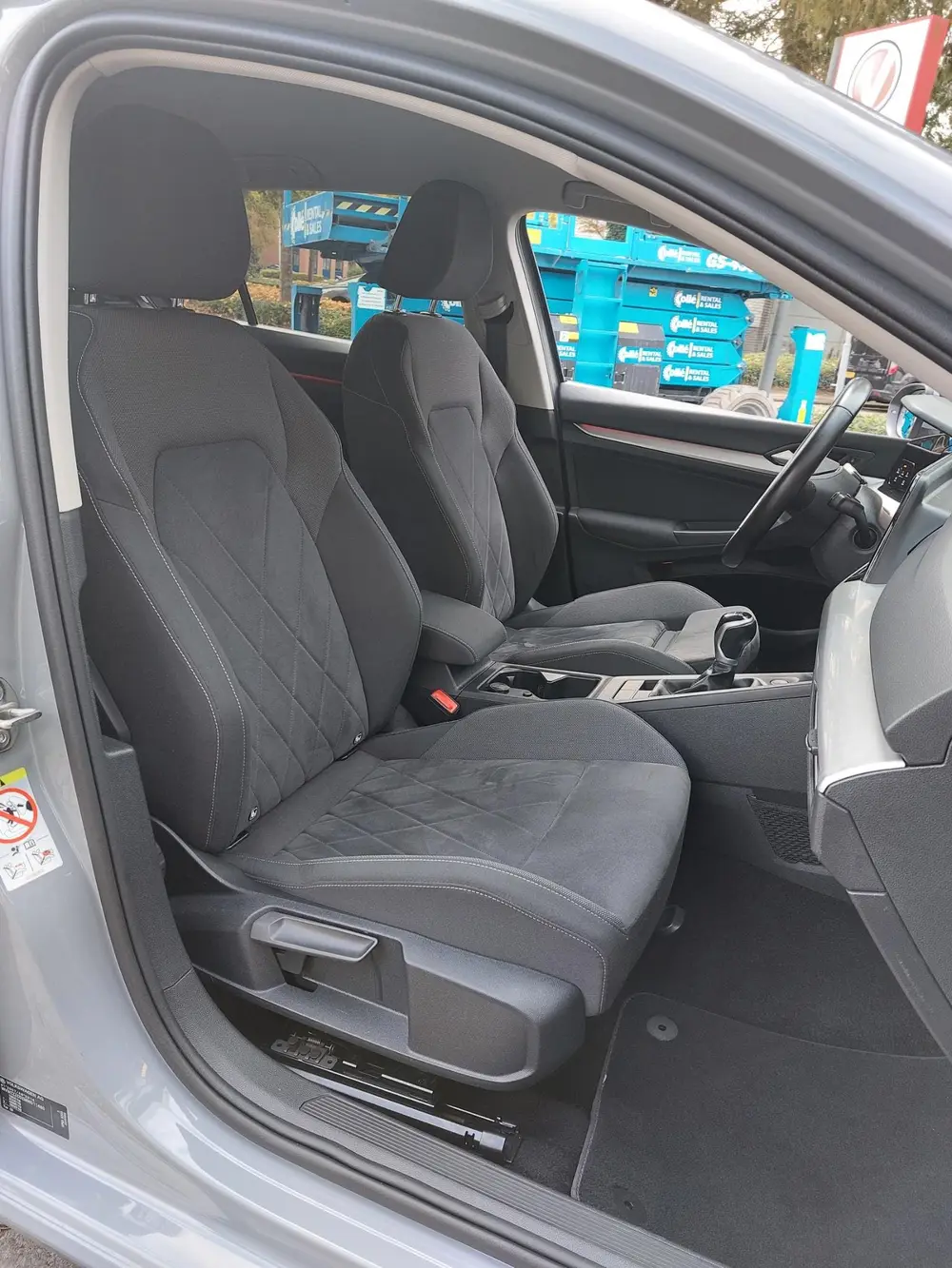 Volkswagen Golf 1.5 TSI Life Business 17 inch Sport st uit 2020, foto 15