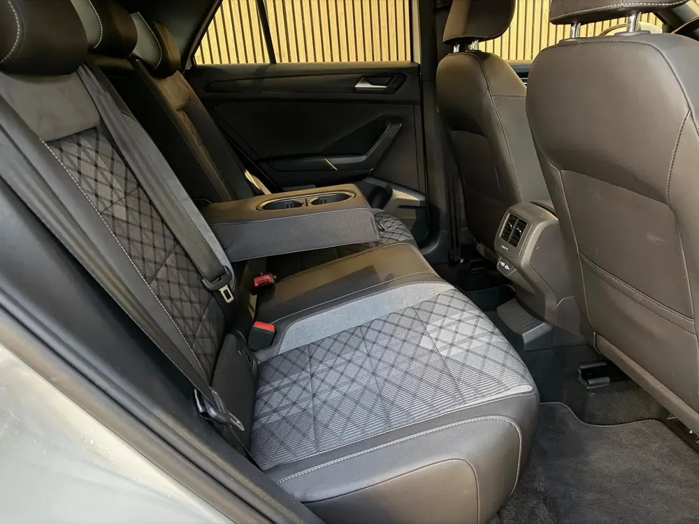 Volkswagen T-Roc 1.5 TSI R Line - Pano - Beats Audio uit 2023, foto 10