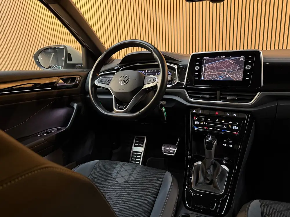 Volkswagen T-Roc 1.5 TSI R Line - Pano - Beats Audio uit 2023, foto 12