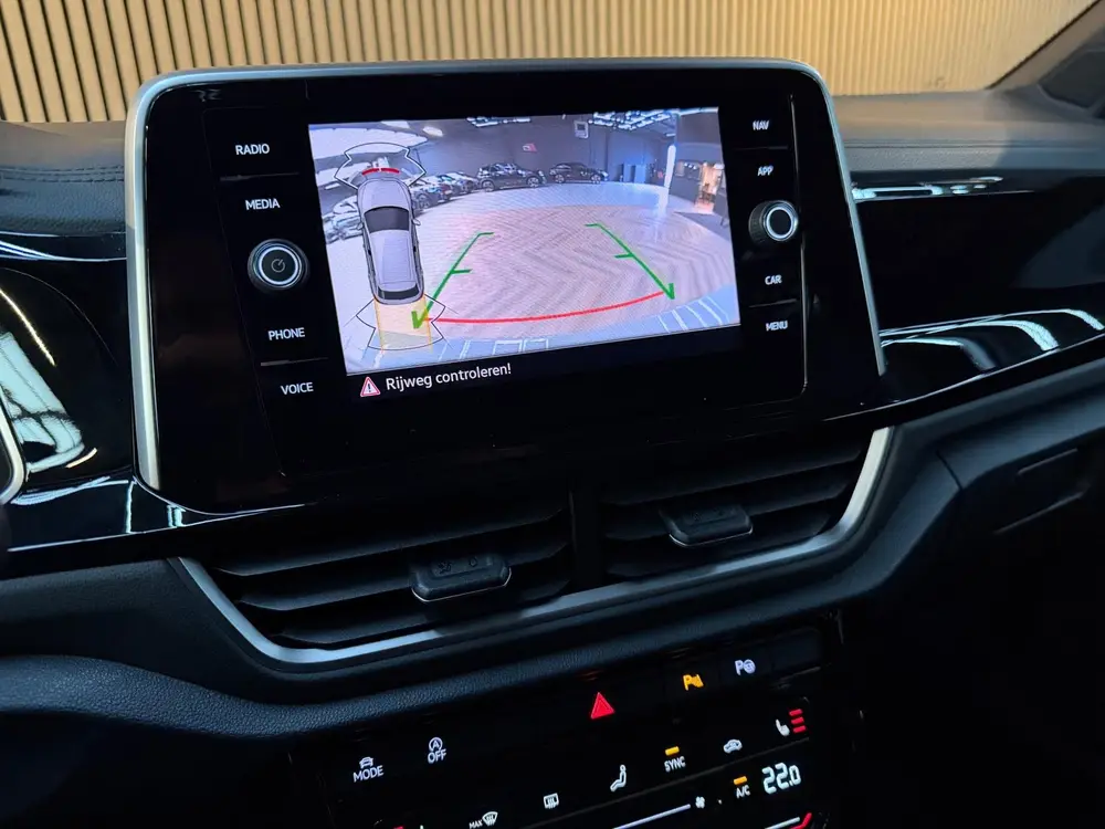 Volkswagen T-Roc 1.5 TSI R Line - Pano - Beats Audio uit 2023, foto 17