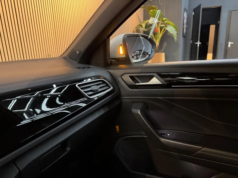 Volkswagen T-Roc 1.5 TSI R Line - Pano - Beats Audio uit 2023, foto 19