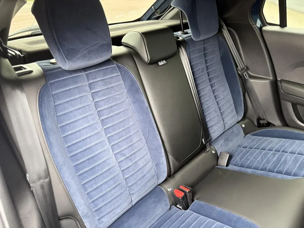 Lancia Ypsilon Edizione Limitata Cassina Navigatie | Apple c uit 2024, foto 19