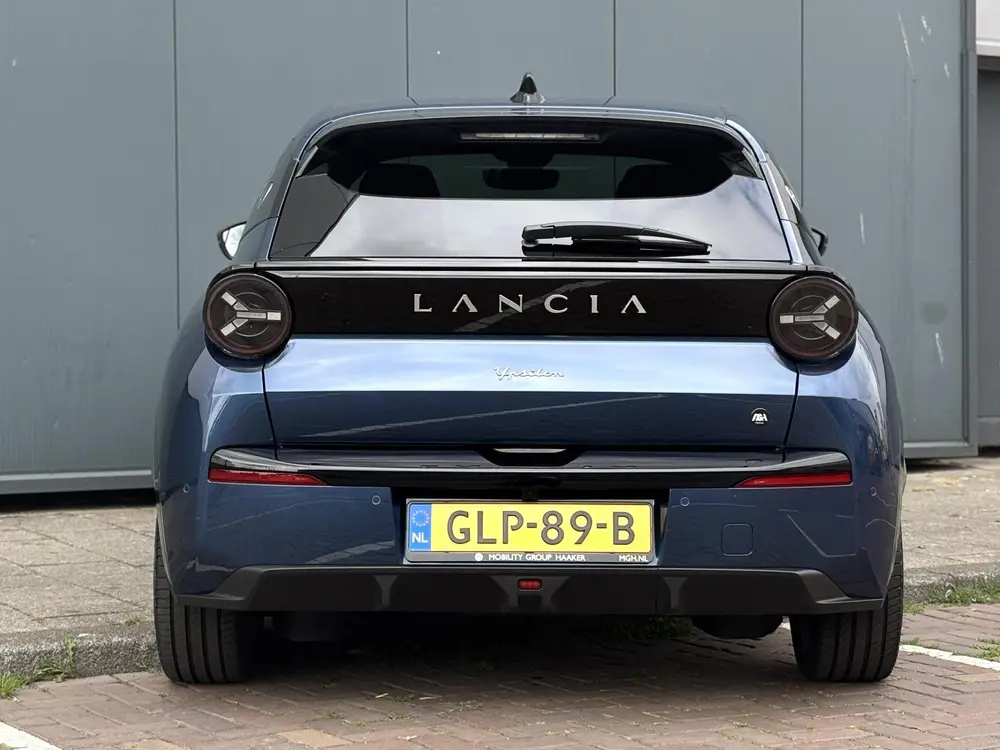 Lancia Ypsilon Edizione Limitata Cassina Navigatie | Apple c uit 2024, foto 6