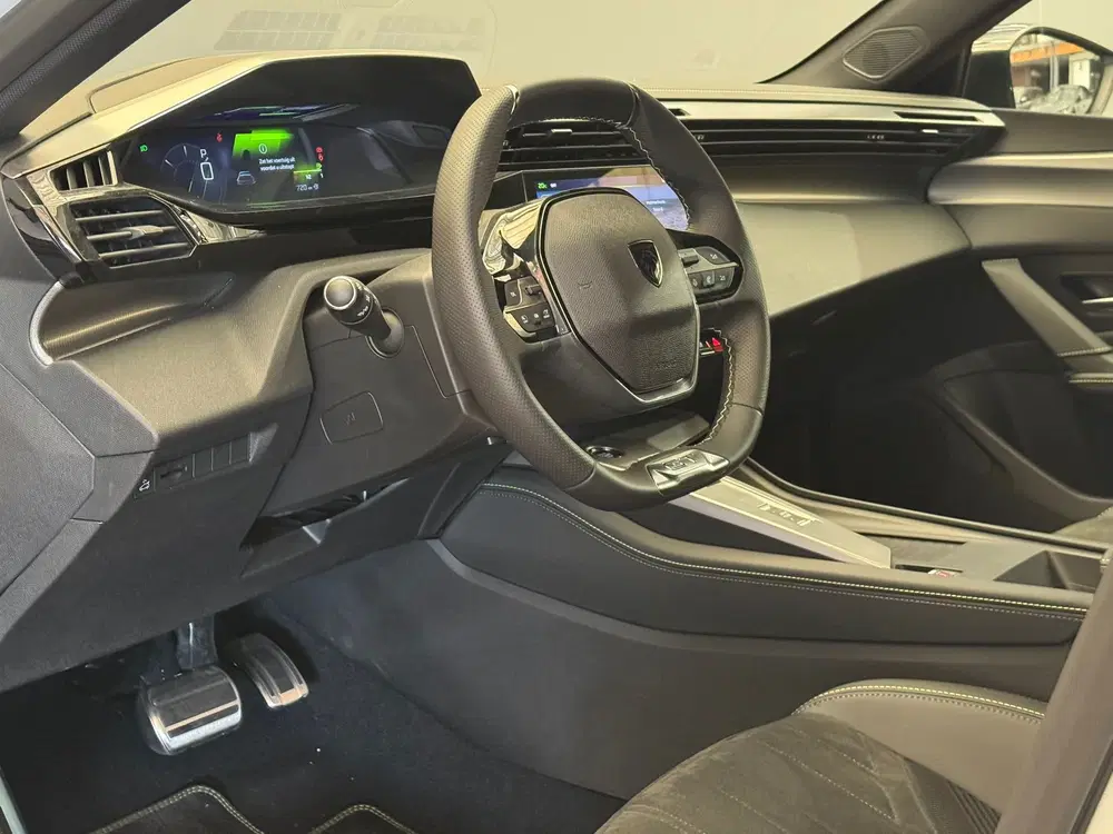 Peugeot 408 1.2 Hybrid 136 e-DCS6 GT uit 2025, foto 3