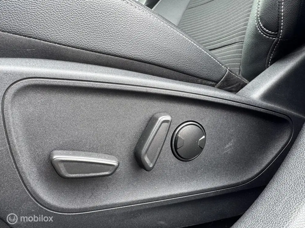 Ford Kuga 2.5 PHEV Titanium X uit 2022, foto 18
