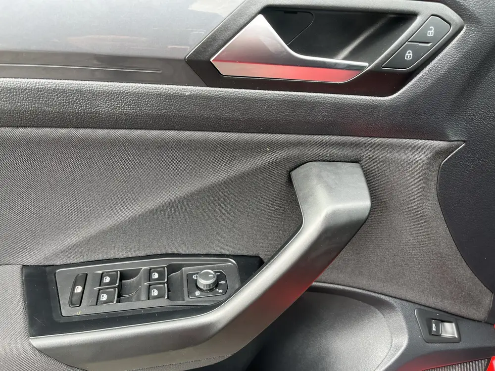 Volkswagen T-Roc 1.5 TSI Sport Business R-line Digitaal disp uit 2021, foto 9