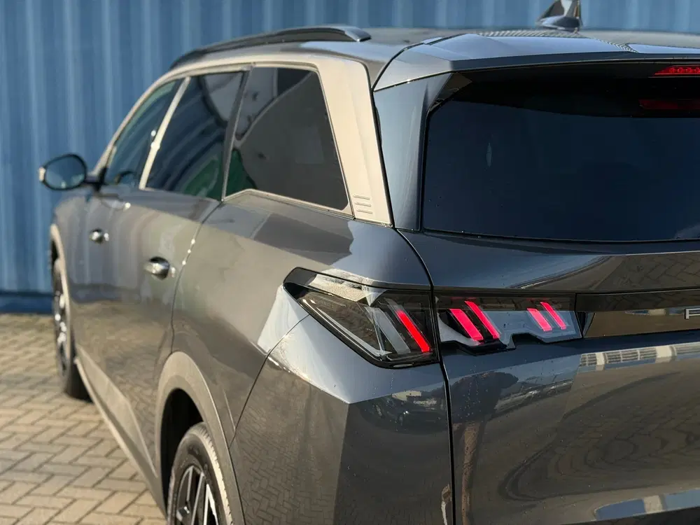 Peugeot 5008 1.2 Hybrid 136 Allure uit 2025, foto 15