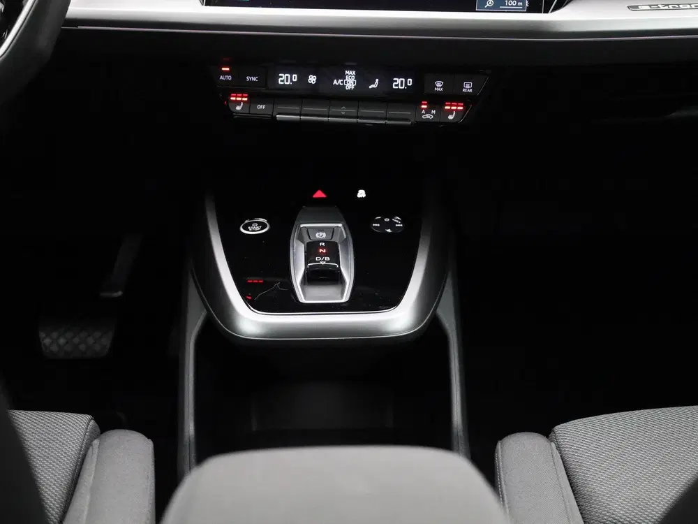Audi Q4 e-tron 45 Edition 82 kWh l Climate control l Navi uit 2025, foto 10