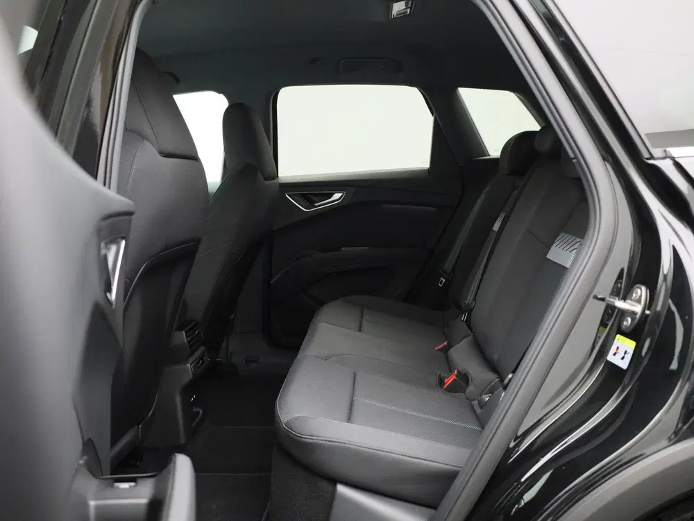Audi Q4 e-tron 45 Edition 82 kWh l Climate control l Navi uit 2025, foto 12