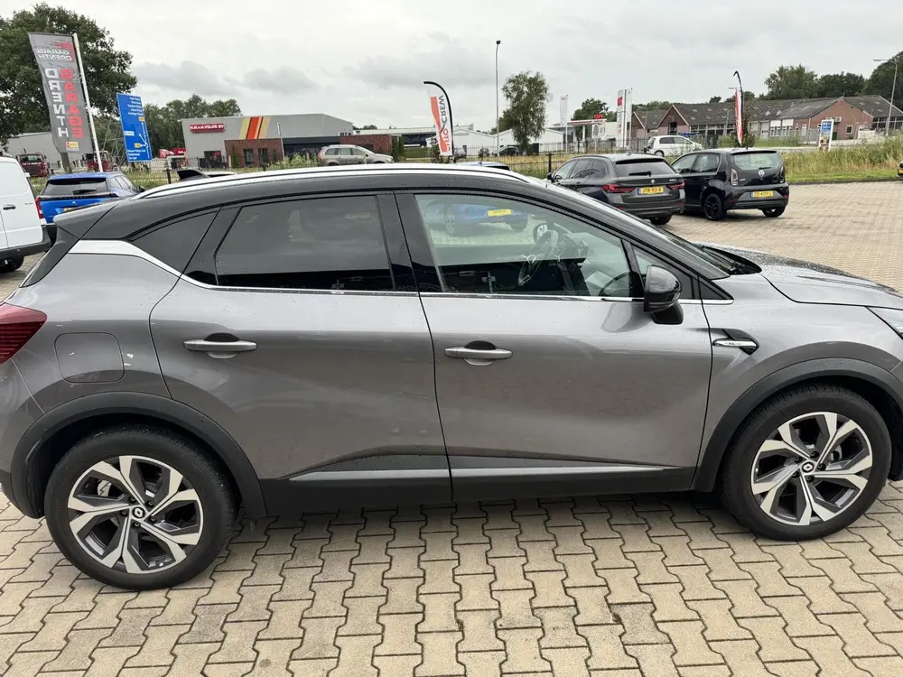 Renault Captur 1.6 E-Tech plug-in hybrid 160 R.S.Line uit 2022, foto 4