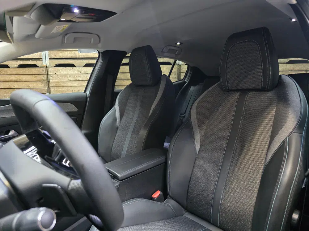 Peugeot 408 1.2 Hybrid 145 e-DCS6 Allure ACC ECC Navi uit 2025, foto 6
