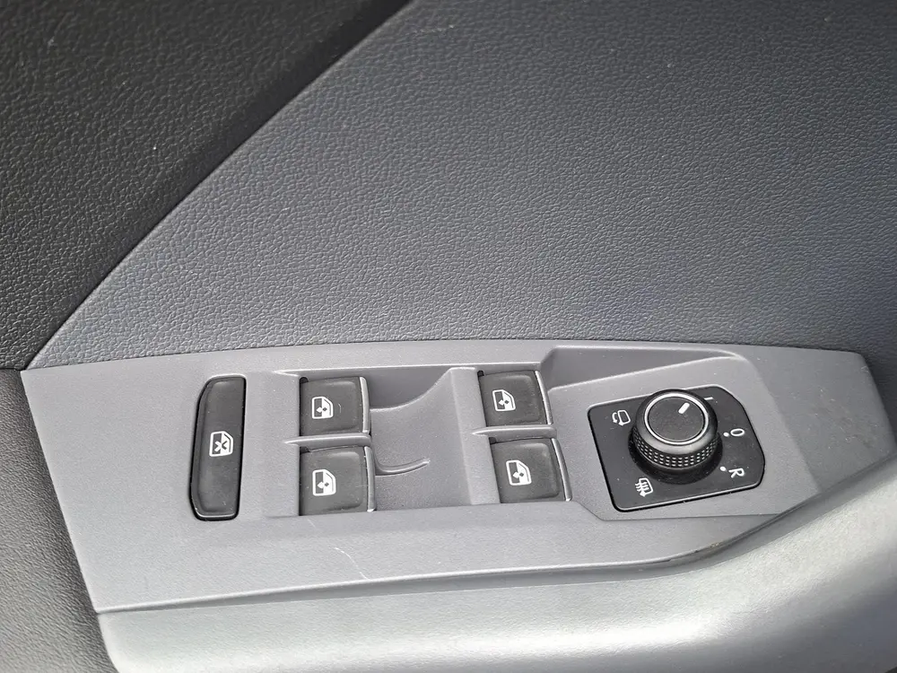 Volkswagen T-Cross 1.0 TSI Style Camera, trekhaak, stoelverw uit 2019, foto 16