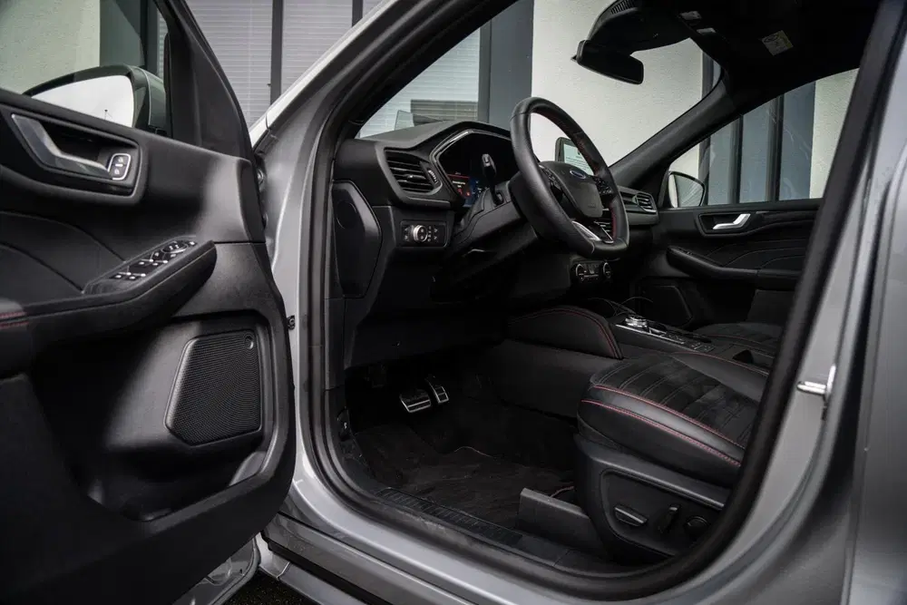 Ford Kuga 2.5 PHEV ST-Line X 225PK PANO uit 2021, foto 13