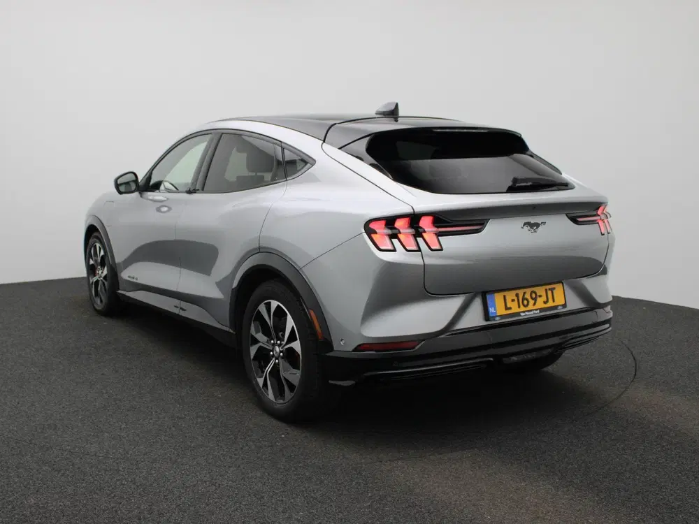 Ford Mustang Mach-E AWD 75 kWh uit 2021, foto 2