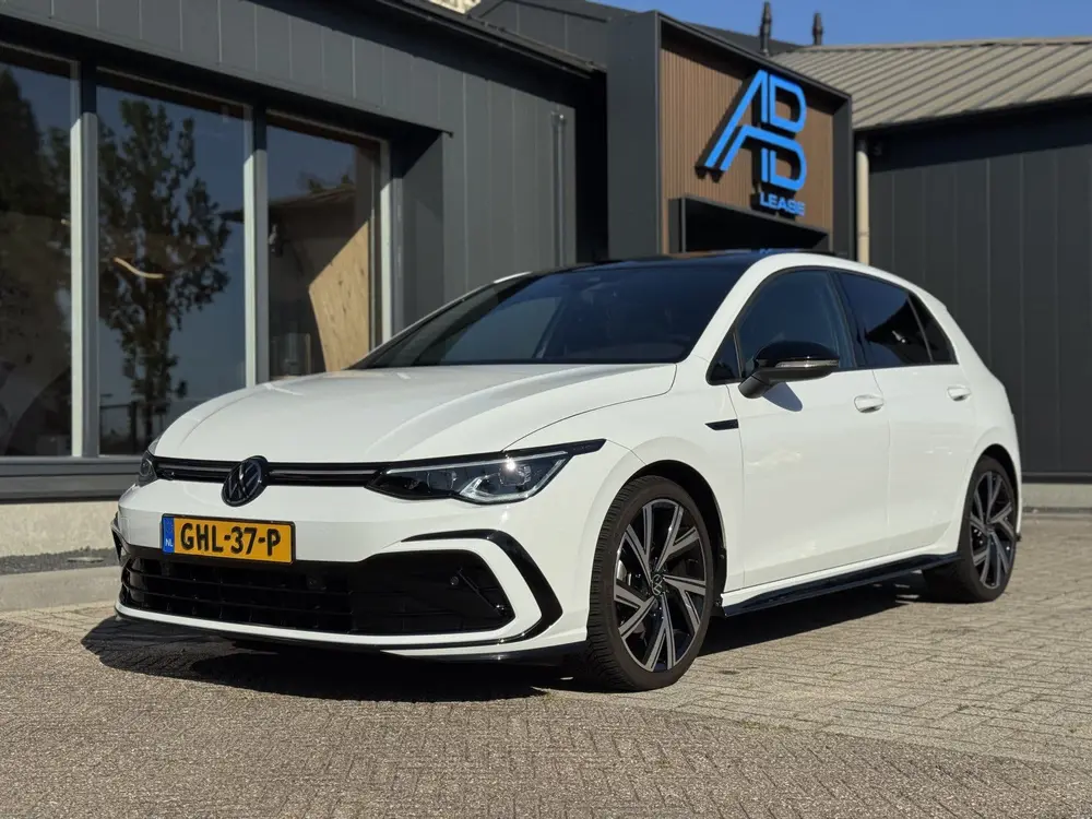 Volkswagen Golf 1.5 eTSI R-Line Business Pano Sfeer uit 2023, foto 10