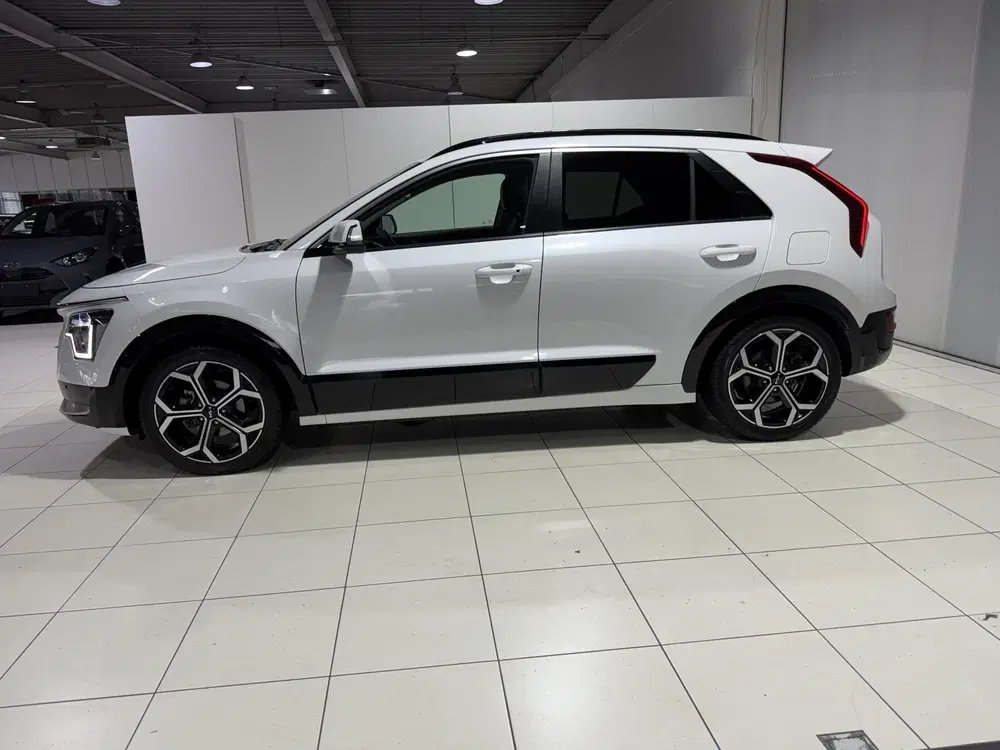 Kia Niro 1.6 GDi Hybrid DynamicPlusLine 18 inch uit 2023, foto 3