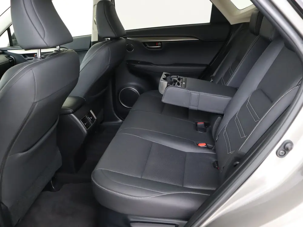 Lexus NX 300h AWD Luxury Line | Dealer Onderhouden | Schuif/ uit 2020, foto 18