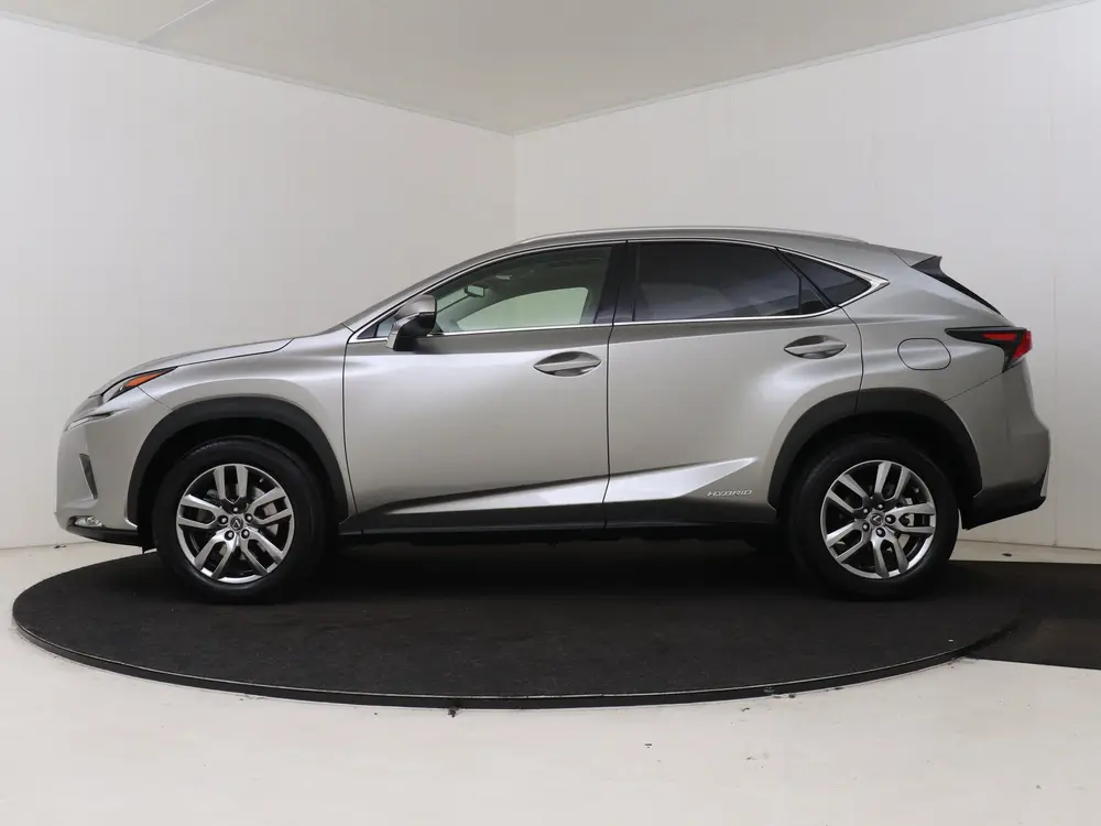 Lexus NX 300h AWD Luxury Line | Dealer Onderhouden | Schuif/ uit 2020, foto 3