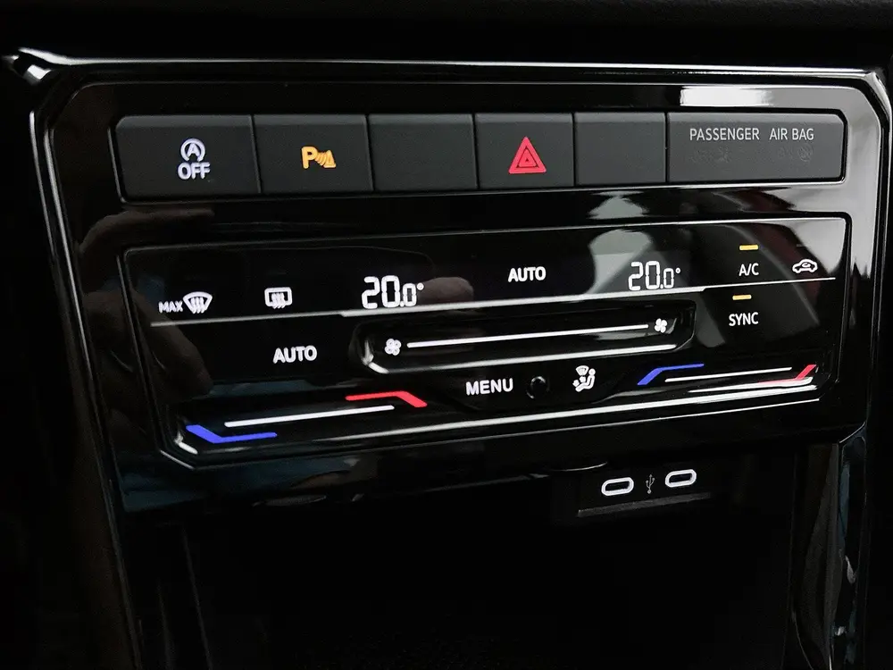 Volkswagen T-Cross 1.0 TSI Life Edition | 95 PK | Trekhaak | uit 2024, foto 18
