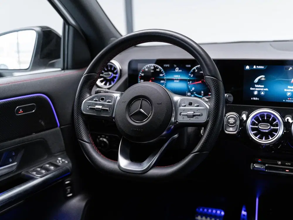 Mercedes-Benz GLA 200 AMG Line Pano ACC 19' uit 2022, foto 3