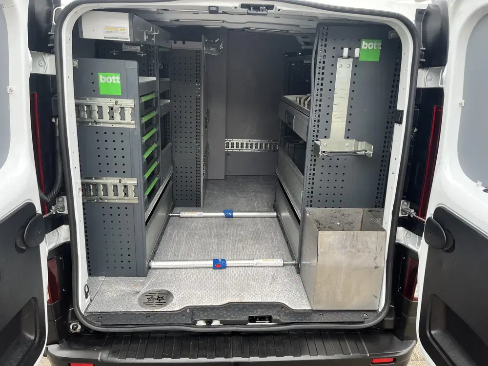 Renault Trafic 2.0 dCi L1H1 120pk Airco Cruise controle K uit 2021, foto 2