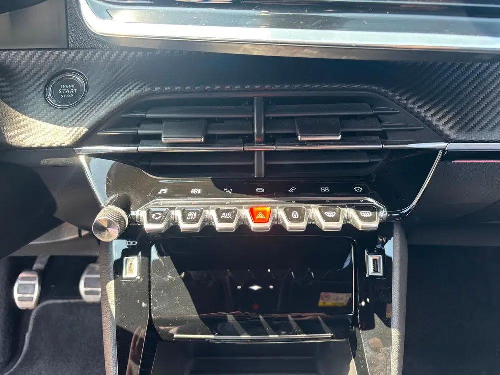 Peugeot 208 1.2 PureTech GT-Line uit 2020, foto 20
