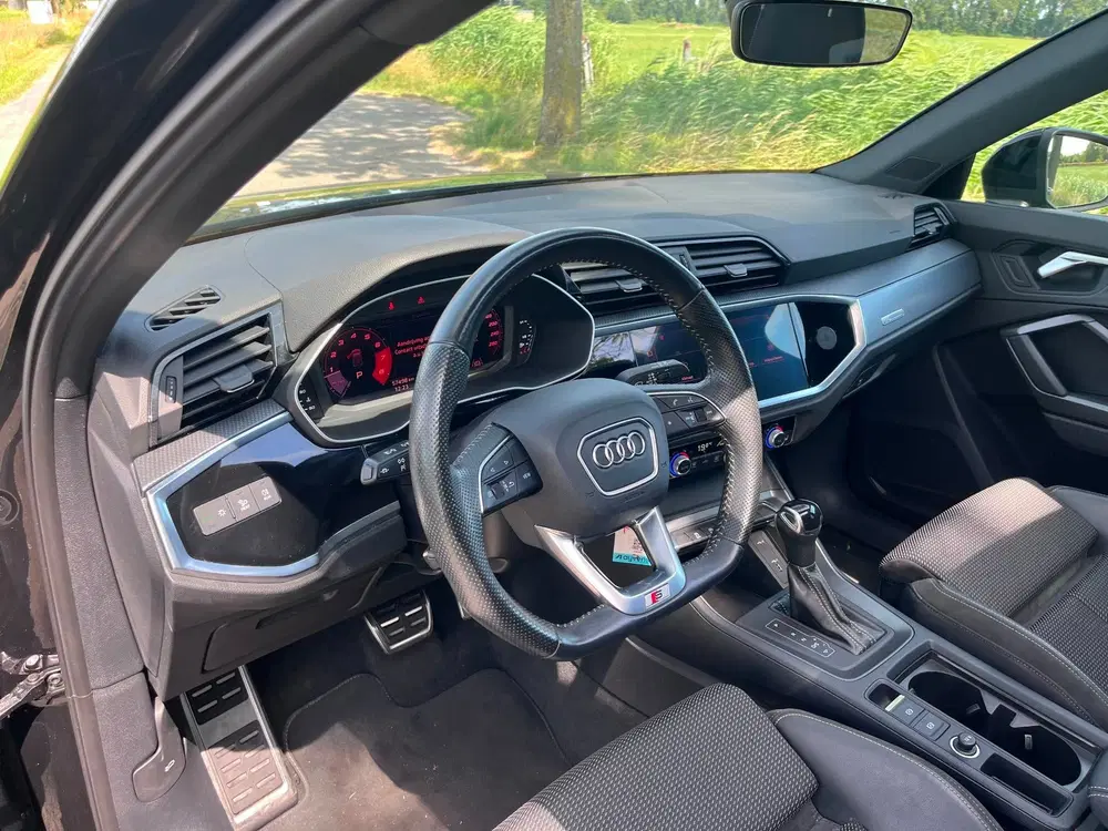 Audi Q3 35 TFSI S edition Pano 1e eig uit 2021, foto 17