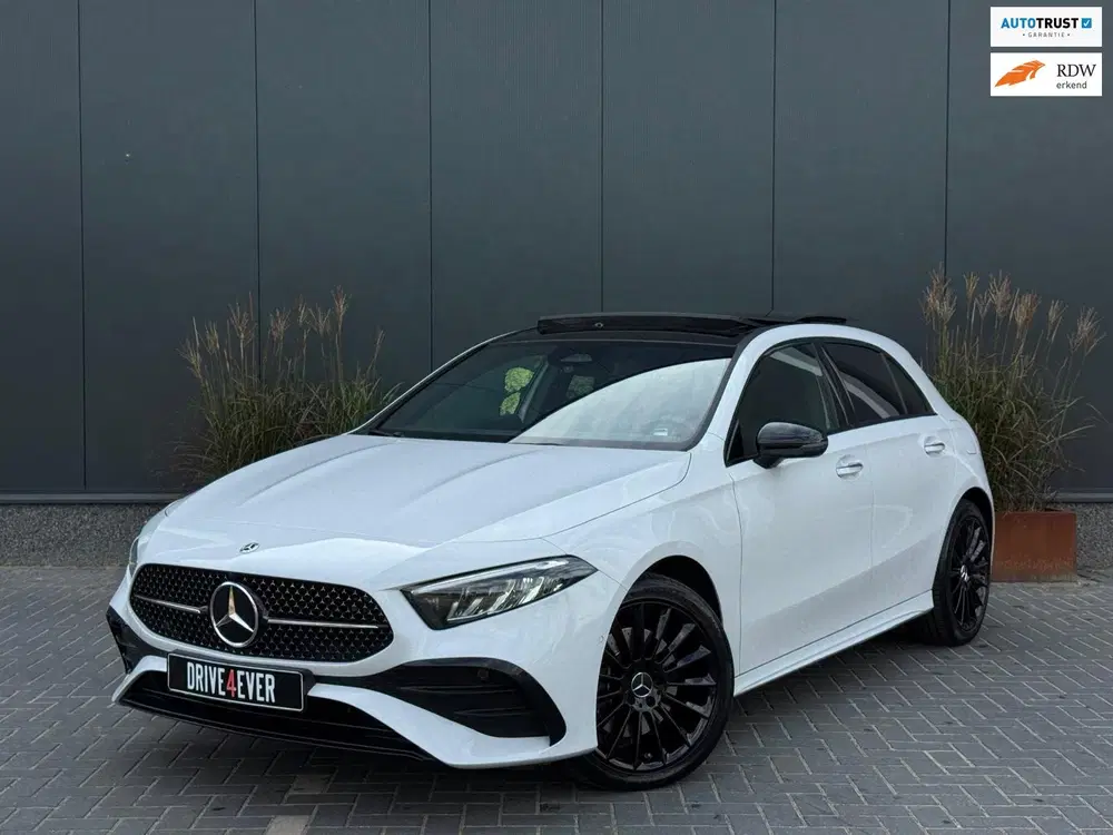 Mercedes-Benz A-Klasse 250 e AMG Line FULL PANO uit 2023