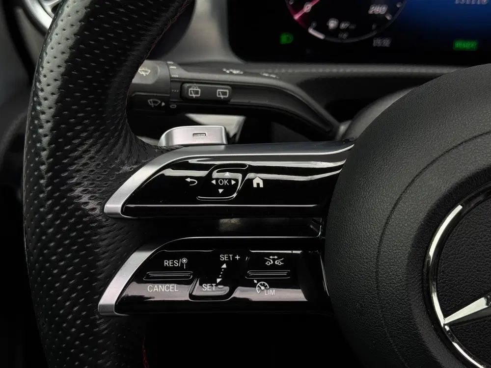 Mercedes-Benz A-Klasse 250 e AMG Line FULL PANO uit 2023, foto 19