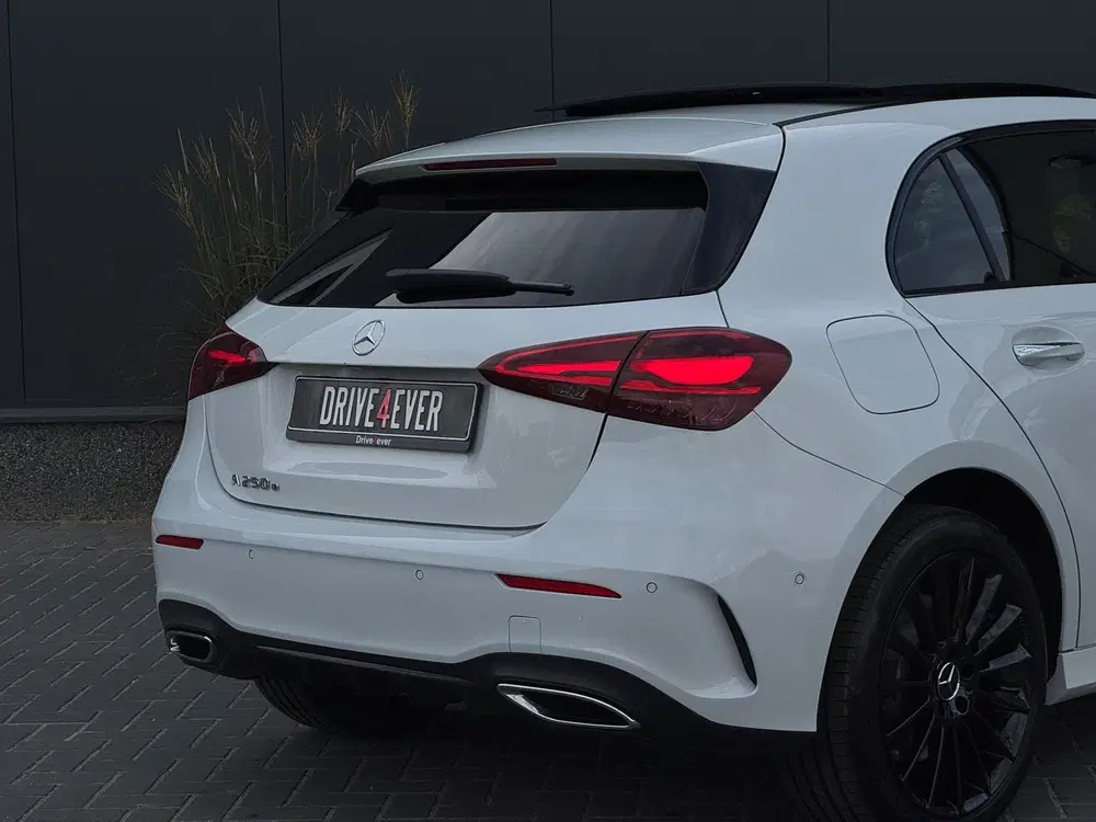Mercedes-Benz A-Klasse 250 e AMG Line FULL PANO uit 2023, foto 7