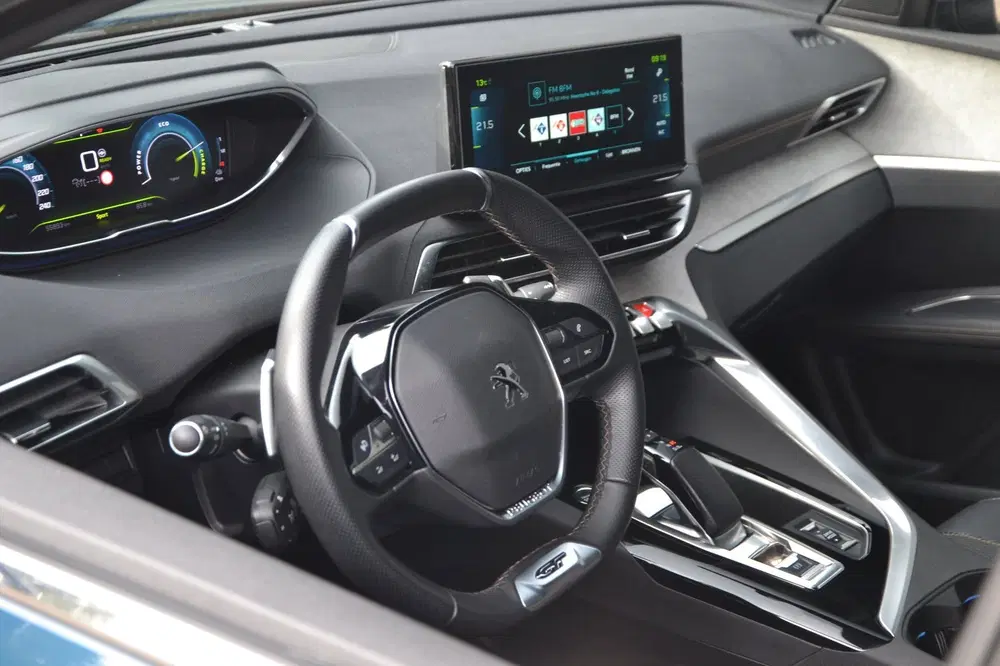 Peugeot 3008 1.6 HYbrid 225 PK * GT uit 2022, foto 14