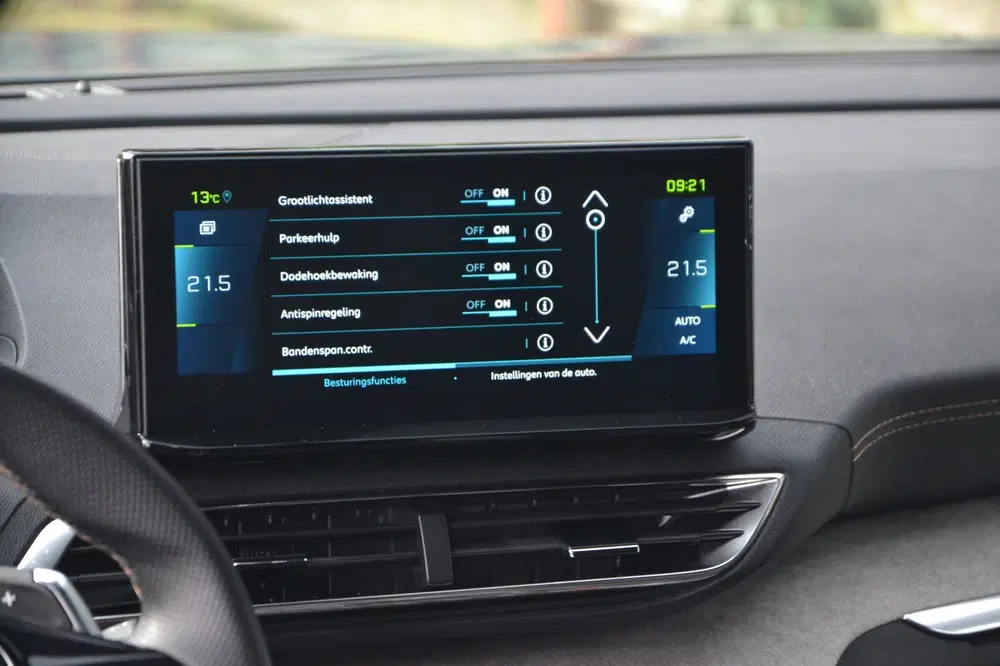 Peugeot 3008 1.6 HYbrid 225 PK * GT uit 2022, foto 18